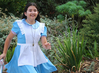 Make A Wish Australia Children's Charity - Sophie on her Alice in Wonderland wish running as she is late