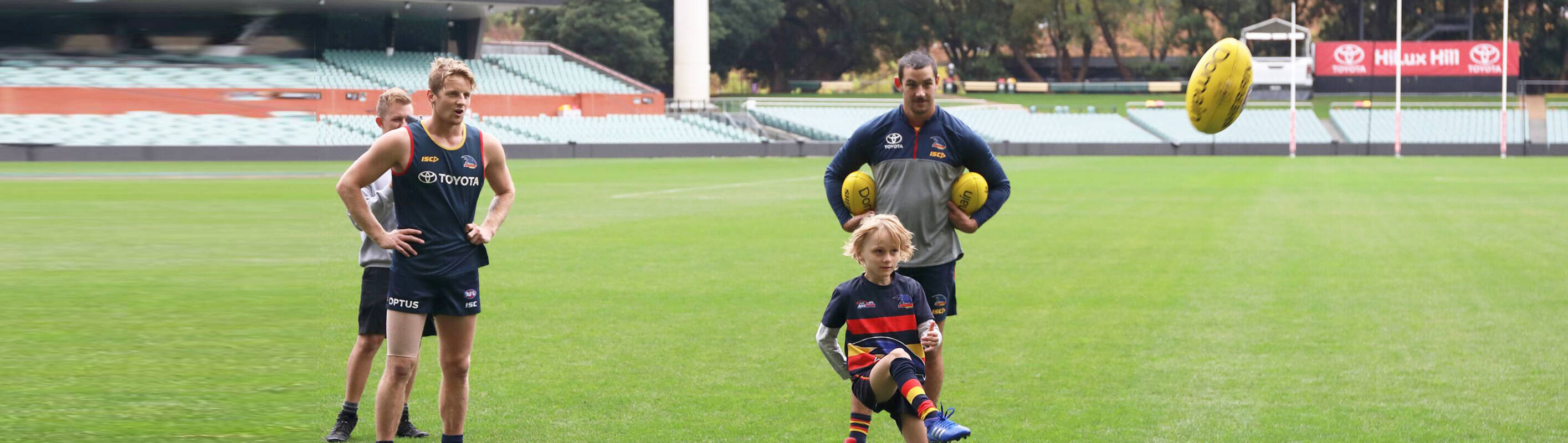 Make-A-Wish Australia wish kid Sullivan training with the Adelaide Crows